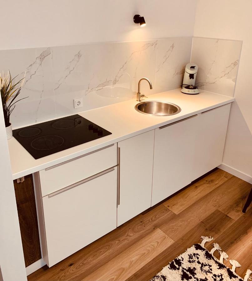 Gaestehaus Zur Uni Klinik Exklusives Apartment Mit Kueche Und Badezimmer Homburg  Eksteriør billede