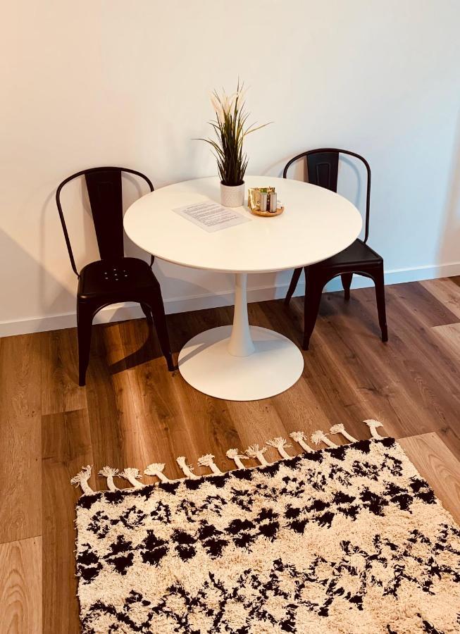 Gaestehaus Zur Uni Klinik Exklusives Apartment Mit Kueche Und Badezimmer Homburg  Eksteriør billede
