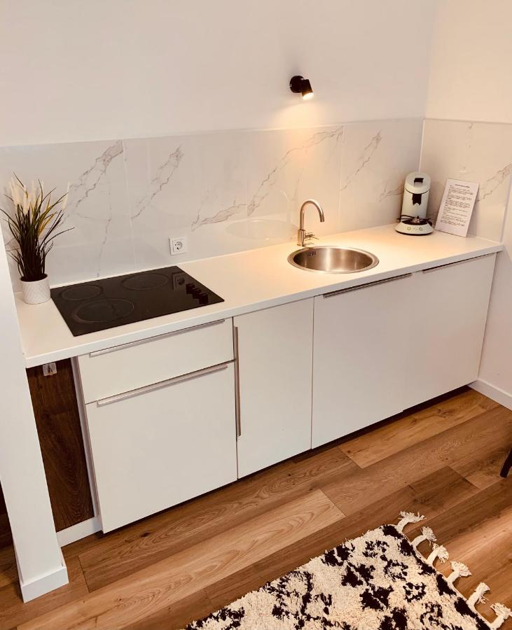 Gaestehaus Zur Uni Klinik Exklusives Apartment Mit Kueche Und Badezimmer Homburg  Eksteriør billede