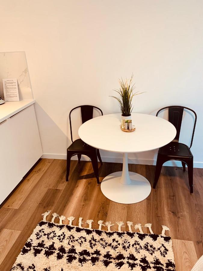 Gaestehaus Zur Uni Klinik Exklusives Apartment Mit Kueche Und Badezimmer Homburg  Eksteriør billede