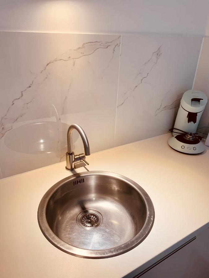 Gaestehaus Zur Uni Klinik Exklusives Apartment Mit Kueche Und Badezimmer Homburg  Eksteriør billede