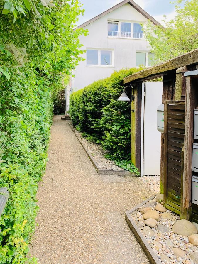 Gaestehaus Zur Uni Klinik Exklusives Apartment Mit Kueche Und Badezimmer Homburg  Eksteriør billede